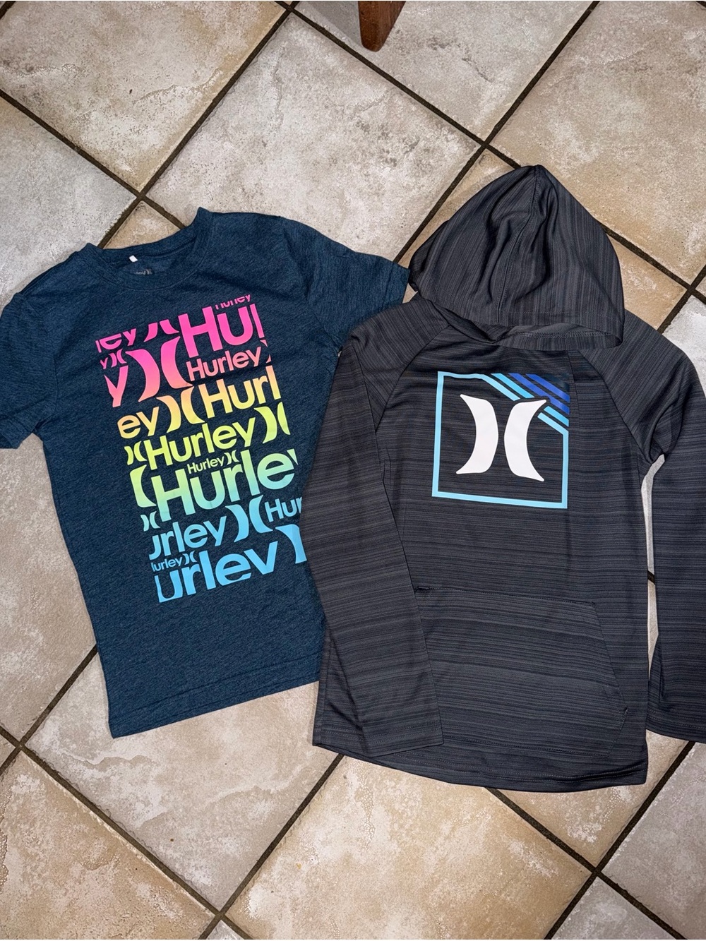 Hurley Kids' Navy Graphic Tee & Charcoal Hooded Long-Sleeve Set